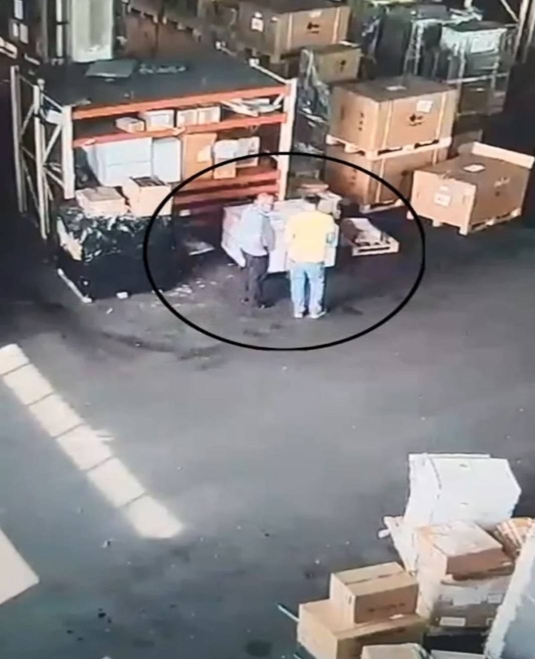 Suntanın içinden öyle bir şey çıktı ki polisler bile şaştı kaldı! Kargoyu gideceği yere takip ettiler 5